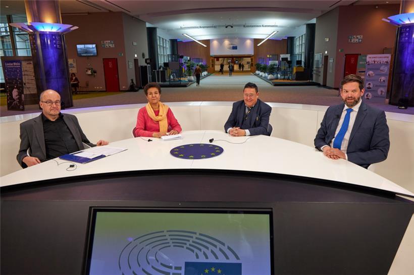 Politischer Islam ist keine Religion: Diskussion im Europaparlament mit MEP Mandl, Journalistenpräsident Schneider, Menschenrechtlerin Keller-Messahli und Tageblatt-Korrespondent Maurer (von rechts)
