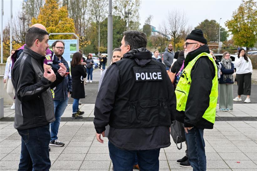 Polizei und CSP sprechen sich mit der Schulleitung ab