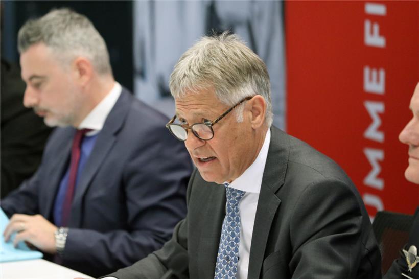 Polizeiminister Henri Kox musste sich am Mittwoch vor dem Parlament verteidigen
