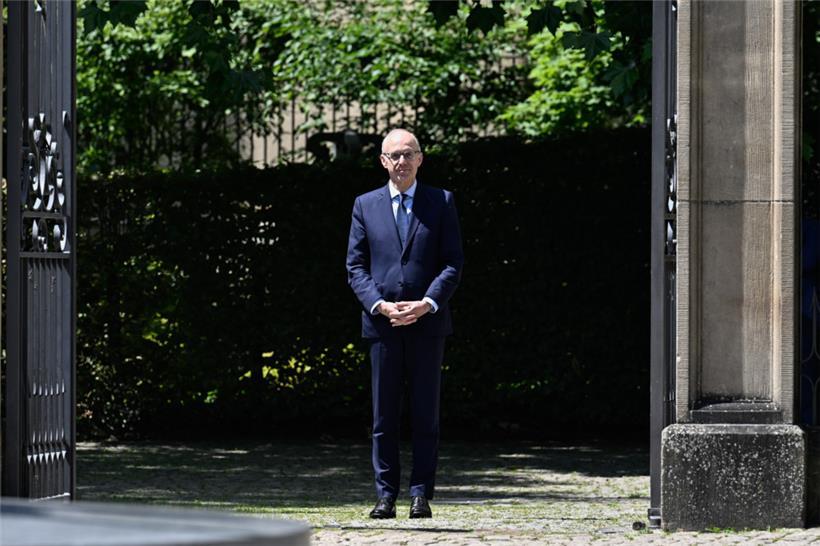 Post für Premierminister Luc Frieden (CSV) von Alborz Teymoorzadeh

