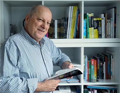 „Pour nous, cette année, c’est très important, car les lecteurs potentiels ne savent même pas qu’on existe, puisqu’on n’a pas les moyens de faire de la publicité“, confie Gaston Zangerlé, auteur et éditeur de polars chez crime.lu
