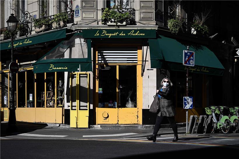 Pourquoi les cantines scolaires et pas les restaurants? Les décisions du gouvernement sur l’assouplissement des restrictions sont un peu contradictoires.
