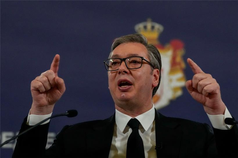 Präsident Aleksandar Vucic besteht darauf, dass die vorgezogenen Wahlen am Wochenende frei und fair waren, trotz der Kritik internationaler Beobachter

