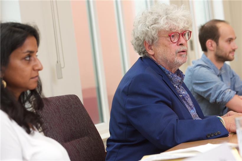 Präsident Gilbert Pregno (M.), Generalsekretärin Fabienne Rossler (l.) und Jurist Max Mousel sind erstaunt darüber, dass die Regierung die beratende Menschenrechtskommission nicht um ein Gutachten zum neuen Covid-19-Gesetzentwurf gebeten hat
