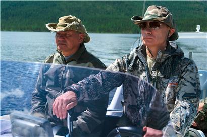 Präsident Putin nutzt die Republik Tuwa gerne für einen Abenteuerurlaub wie auf diesem Bild aus dem Jahr 2013 – doch inzwischen können sich die Menschen in diesem Teil Sibiriens wegen Preisteuerungen oftmals das Essen nicht mehr leisten
