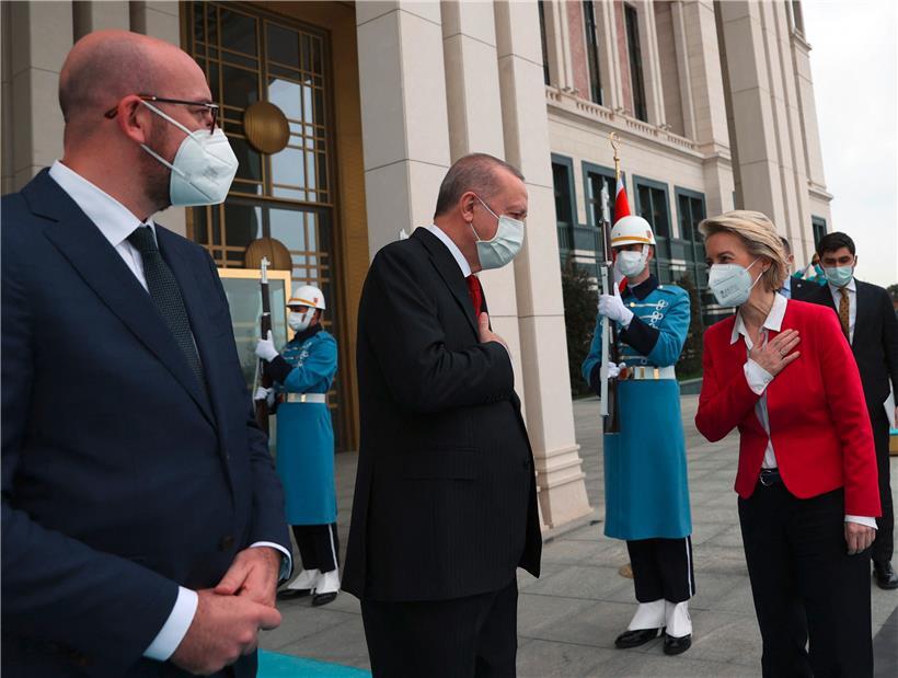 Präsident Recep Tayyip Erdogan empfing den Besuch aus Brüssel vor seinem Palast
