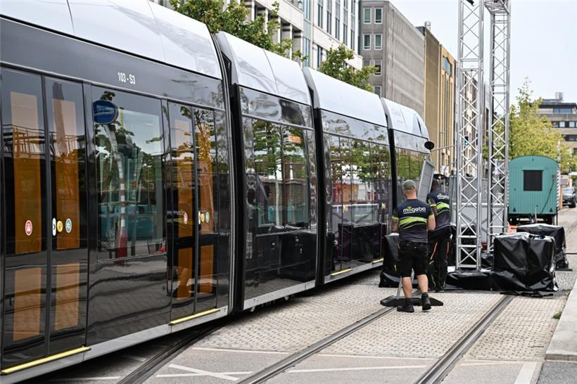 Praktischer als mit der Tram und allgemein dem öffentlichen Transport gelangt ma...