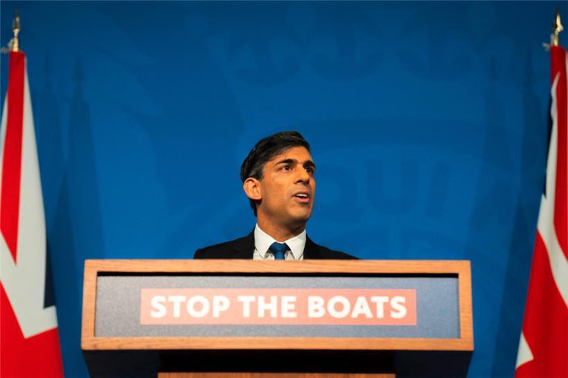 Premier Rishi Sunak steht mit seiner Migrationspolitik mit dem Rücken zur Wand
