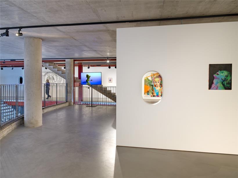 Premier étage de l’exposition „Instant Comedy“ de Filip Markiewicz à la „Konschthal“
