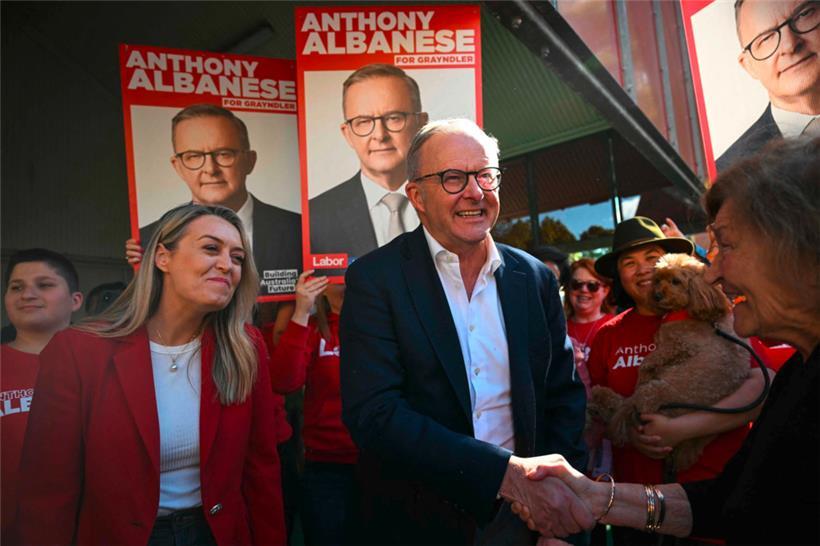 Premierminister Anthony Albanese und seine Partei triumphieren über die oppositionellen Konservativen
