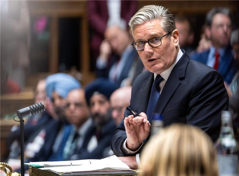 Premierminister Keir Starmer bei einer Rede vor den entscheidenden Regional- und Lokalwahlen, innerparteilicher Druck steigt