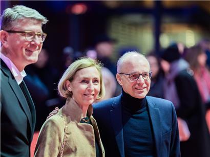 Premierminister Luc Frieden und Ehefrau Marjolijne bei der Berlinale 2026 Premiere des Films „Rosebush Pruning“
