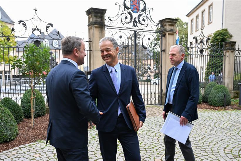 Premierminister Xavier Bettel begrüßt UEL-Präsident Michel Reckinger
