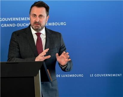 Premierminister Xavier Bettel erklärt die Eröffnung des Horeca-Sektors auf der Pressekonferenz nach dem Regierungsrat.
