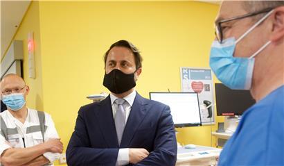Premierminister Xavier Bettel muss Luxemburg durch eine Krise steuern, die in allen Bereichen große Spuren hinterlässt
