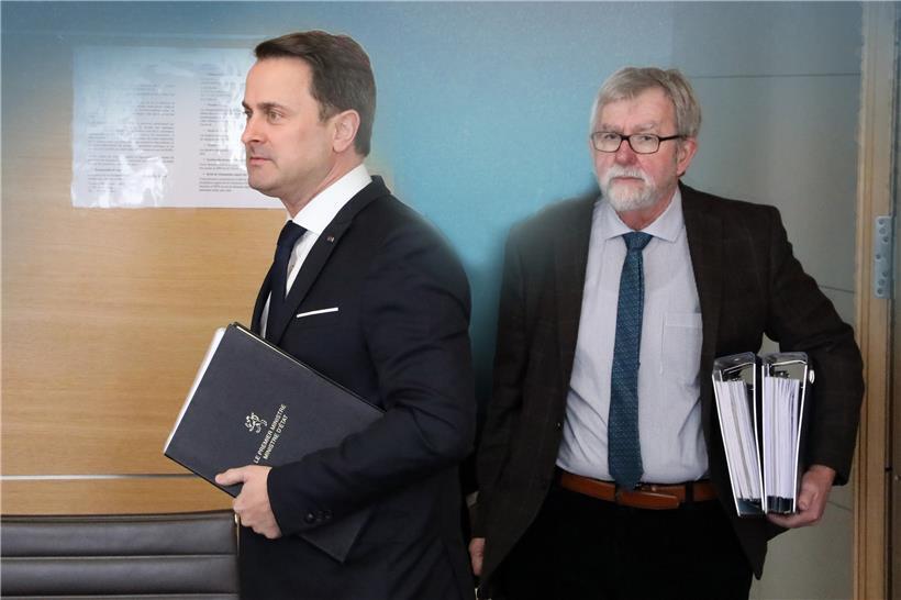 Premierminister Xavier Bettel und Berichterstatter Jeannot Waringo
