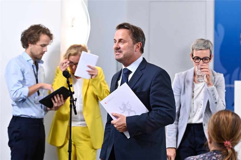 Premierminister Xavier Bettel verkündete am Freitag die Regierungsentscheidung zur Impfpflicht. Mit dabei: Gesundheitsministerin Paulette Lenert und Justizministerin Sam Tanson.
