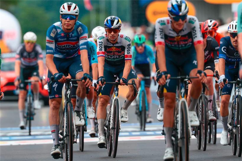 Primoz Roglic (Mitte) verlor am Wochenende viel Zeit
