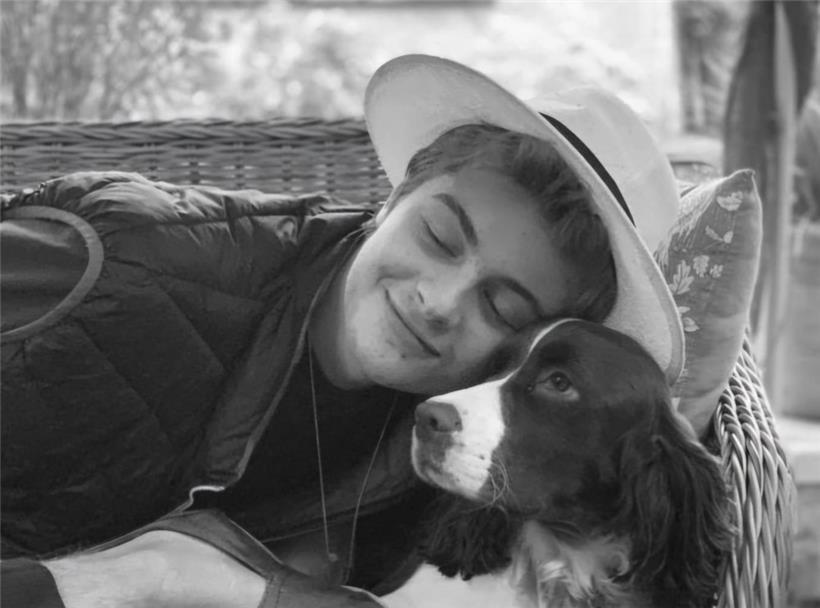 Prinz Frederik und sein Hund Mushu
