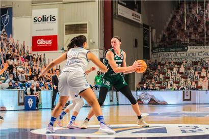 Profispielerin Erin Mathias (in Grün) überzeugte in ihrem ersten offiziellen Spiel für den Gréngewald Hueschtert
