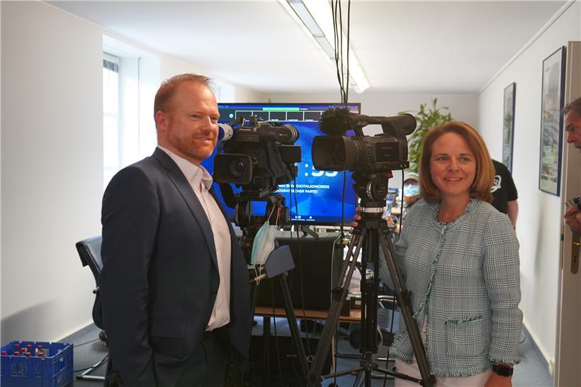 Protagonisten der Kongress-Show: Claude Lamberty und Corinne Cahen
