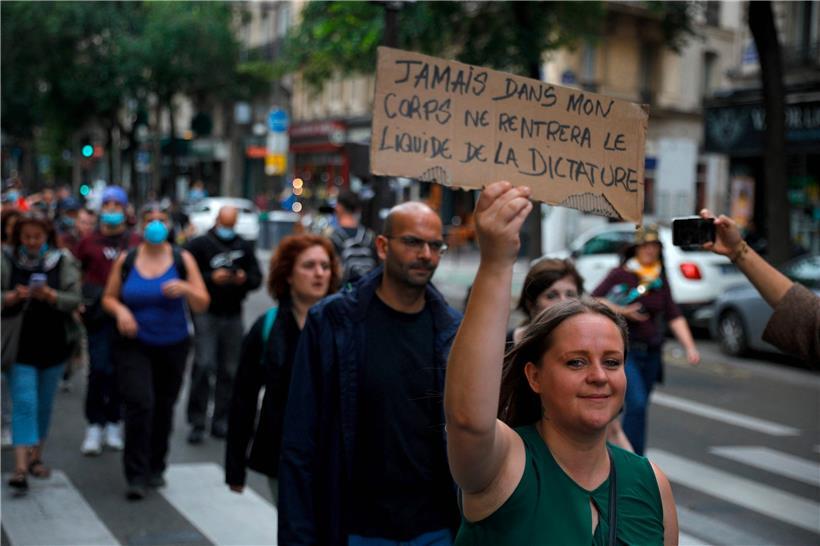 Protest gegen die Corona-Regeln in Frankreich am 14. Juli in Paris
