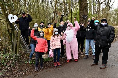 Protestaktion am Ostermontag, da darf die Ostereiersuche nicht fehlen
