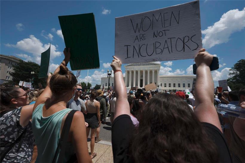 Proteste vor dem Supreme Court nach der Roe v Wade Entscheidung. 
