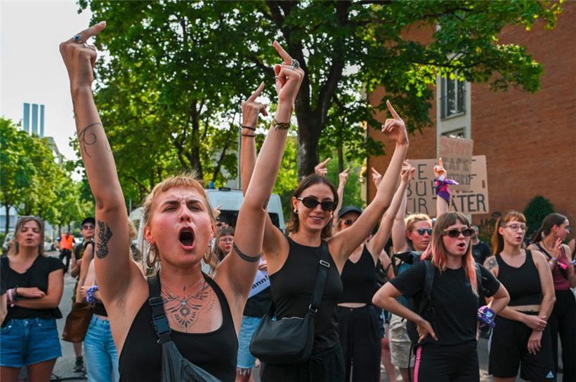 Proteste vor einem Rammsteinkonzert in Bern
