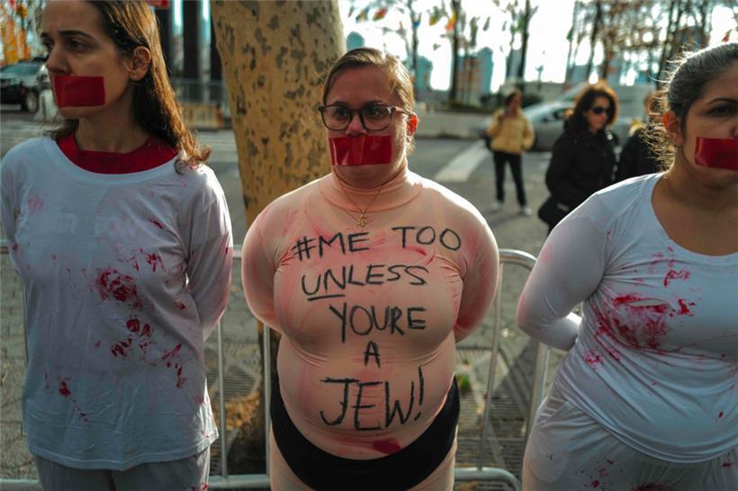 Protestierende vor dem UN-Sitz in New York
