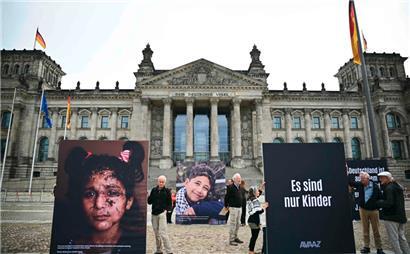Protestkundgebung vor dem Deutschen Bundestag gegen den israelischen Krieg im Gazastreifen
