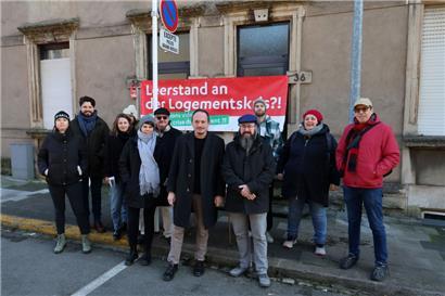 Protestpiquet von „déi Lénk“ am vergangenen Samstag in Esch. Dass das ehemalige Gendarmerie-Gebäude in der rue du Nord leer stehe, sei inakzeptabel.
