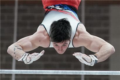 Quentin Brandenburger bestritt am Sonntag beim Christmas Gym Cup seinen ersten Wettkampf bei den Seniors
