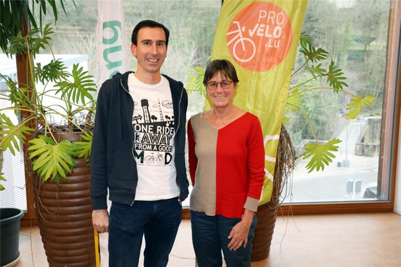  Raoul Petit von VELO Diddeleng und ProVelo-Präsidentin Monique Goldschmit
