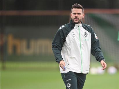 Raphael Duarte in SV Elversberg Trikot beim Wechsel zum Fußballclub Werder Bremen im Sommer