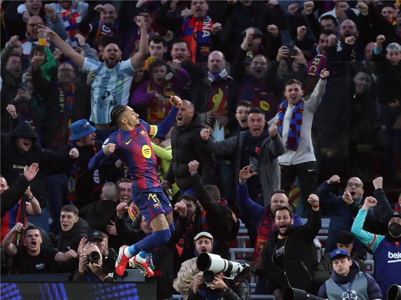 Raphinha vom FC Barcelona glänzt in Aktion am Mittwochabend auf dem Fußballfeld