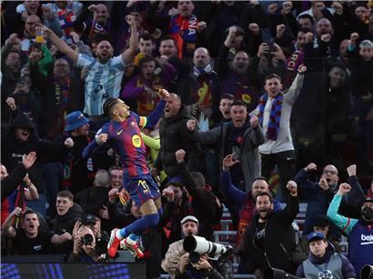 Raphinha vom FC Barcelona glänzt in Aktion am Mittwochabend auf dem Fußballfeld