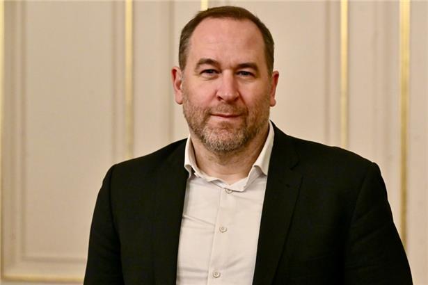 Rat Tom Weidig fordert von der DP und CSV mehr Transparenz bei den Ausgaben – vor allem in Bezug auf Grundstücke und Immobilien
