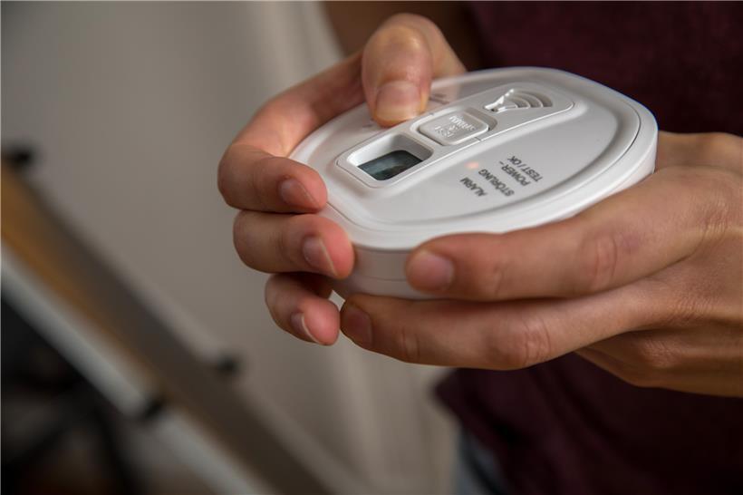  Rauchmelder sollten mindestens zweimal im Jahr auf ihre Funktionstüchtigkeit überprüft werden
