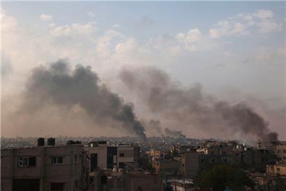 Rauchschwaden nach israelischen Angriffen in der Stadt Rafah im südlichen Gazastreifen

