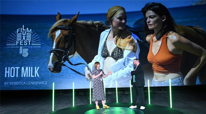 Rebecca Lenkiewicz mit dem Festivaldirektor Alexis Juncosa