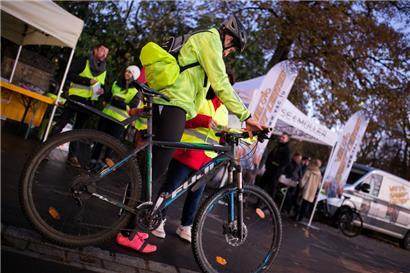 Reflektoren an der Kleidung und am Fahrrad sorgen dafür, dass man auch in der Dunkelheit gut sichtbar ist
