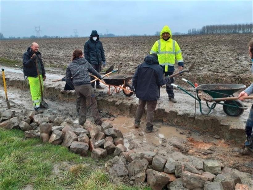 Regelmäßig sorgen die „Amis de Paris-Roubaix“ dafür, dass die Kopfsteinpflaster-Passagen erneuert werden
