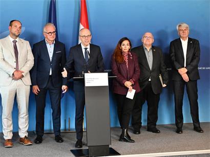 Regierung und Sozialpartner traten gegen 14 Uhr vor die Öffentlichkeit