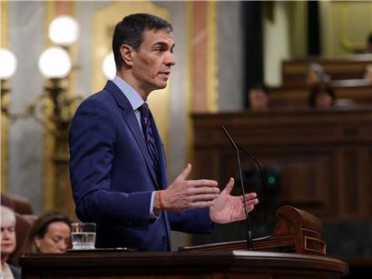 Pedro Sánchez spricht im spanischen Parlament in Madrid zur Warnung vor den Folgen des Nahost-Kriegs
