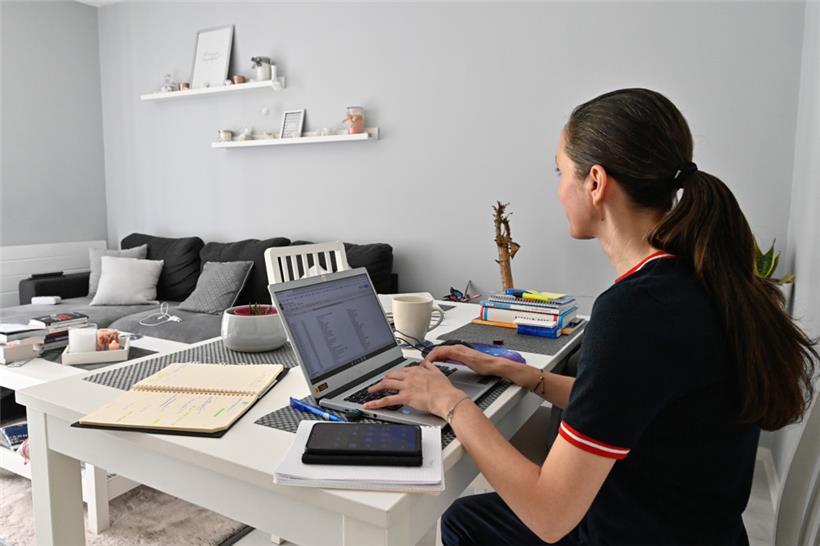 Rekordverdächtig: Zwei Tage Telearbeit pro Woche für alle fordert die Petition mit der Nummer 2384
