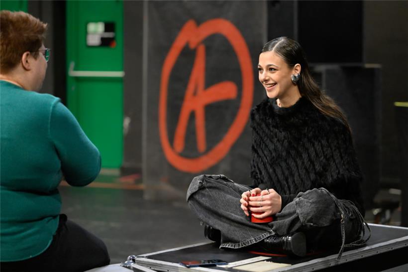 Relaxed atmosphere during the interview: In a few days, fans will be cheering he...