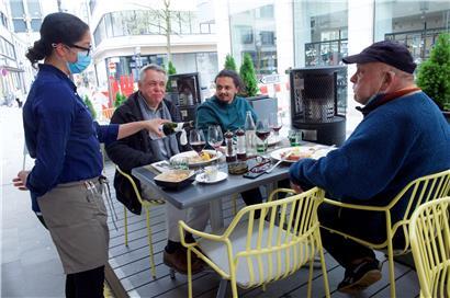 Restaurants sollen weiterhin eine Finanzspritze erhalten, während der Handel zukünftig ohne staatliche Hilfen auskommen muss

