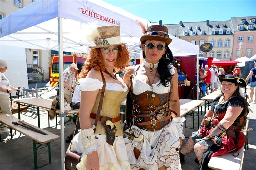 Retrofuturismus: Die Basis eines Steampunk-Outfits ist die Mode aus dem viktorianischen Zeitalter, die nach den persönlichen Vorlieben umgewandelt wird
