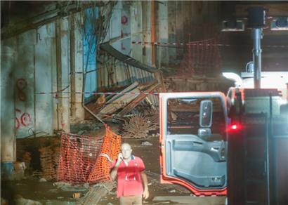 Rettungskräfte arbeiten an der Unglücksstelle
